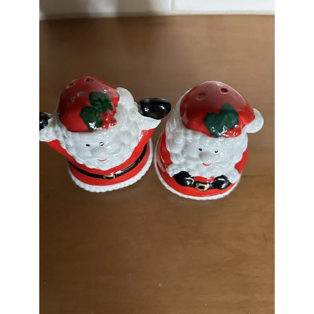 Vintage santa salt and pepper shakers